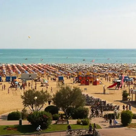 Apartament Beautiful With Private Garden 200 Metres From The *